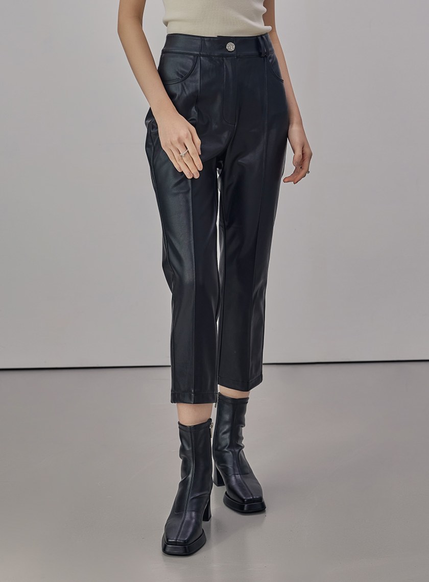 俐落皮革九分喇叭褲